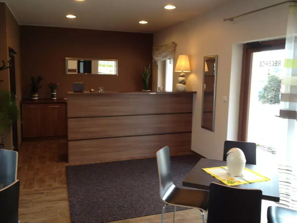 Photo 2 of Motel R10